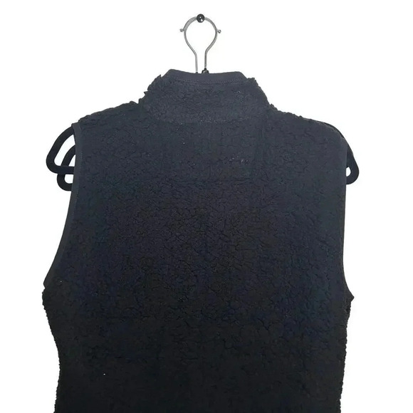 NWT Antigua Los Angeles Lakers Women’s Fuzzy Vest Black Size Medium - Picture 4 of 5